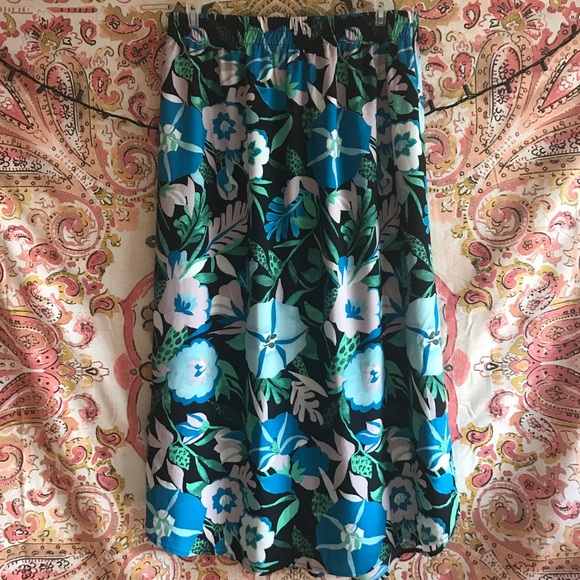 Ann Taylor Loft Tropical Midi Skirt - Picture 2 of 7